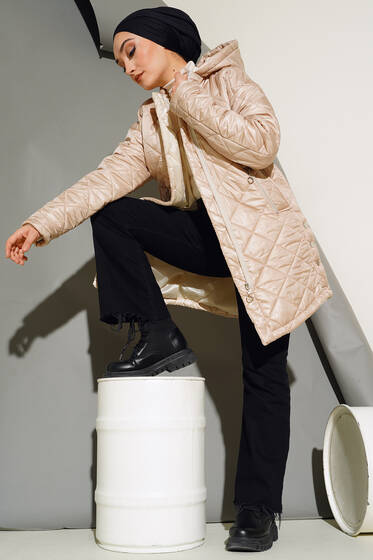 Metal Düğmeli Kapitone Mont Bej - Mont