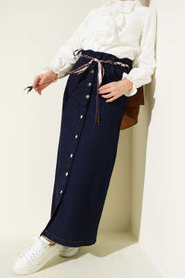 Metal Düğmeli Şal Kemerli Kot Etek Lacivert - MUSTİ