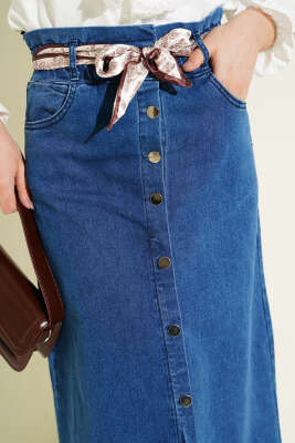 Metal Düğmeli Şal Kemerli Kot Etek Mavi - Etek