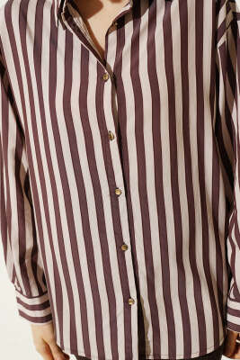 Metal Düğmeli Salaş Çizgili Gömlek Kahve - Kadın Giyim Modelleri