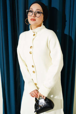 Metal Gold Düğmeli Uzun Triko Hırka Ekru - Hırka