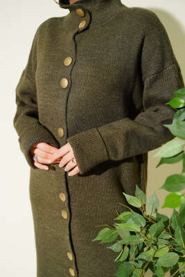 Metal Gold Düğmeli Uzun Triko Hırka Haki - Hırka