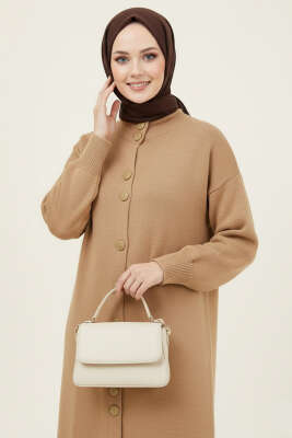 Metal Gold Düğmeli Uzun Triko Hırka Latte - RAFİMİX