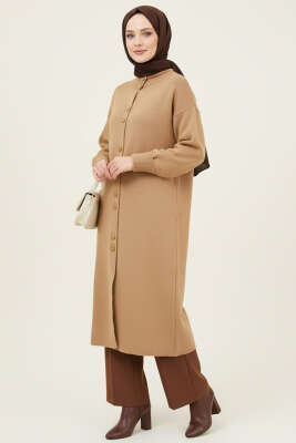 Metal Gold Düğmeli Uzun Triko Hırka Latte - Hırka