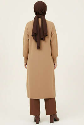 Metal Gold Düğmeli Uzun Triko Hırka Latte - Hırka