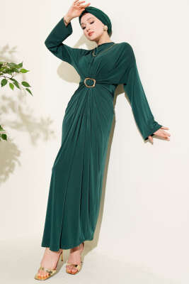 Metal Tokalı Büzgülü Sandy Elbise Zümrüt - ARANLI TEKSTİL