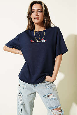 Midilli Nakışlı Modal T-shirt Lacivert - Kadın Giyim Modelleri