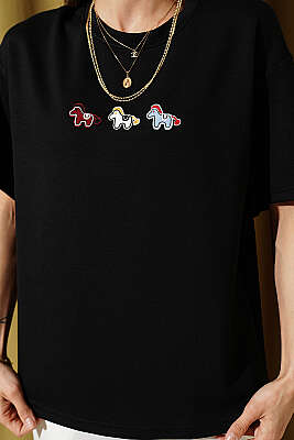 Midilli Nakışlı Modal T-shirt Siyah - Kadın Giyim Modelleri