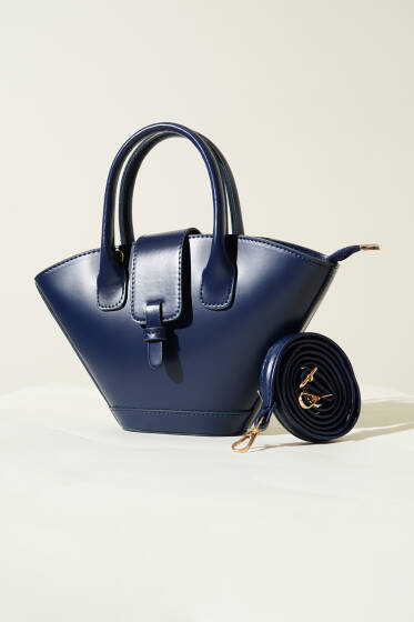 Mıknatıslı Üçgen El Çantası Lacivert - Kol Çantası