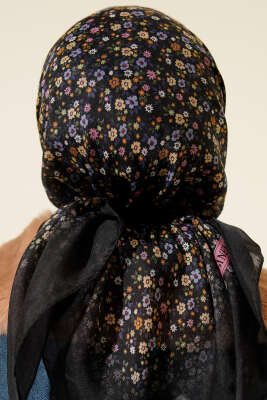 Mini Çiçek Desenli Eşarp Siyah Pembe - Başörtüsü