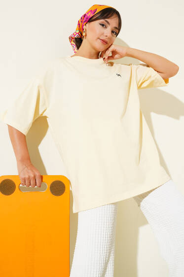 Mini Fiyonk Nakışlı T-shirt Sarı - Kadın Giyim Modelleri