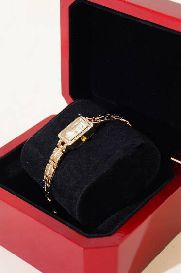 Mini Kare Çerçeveli Kadın Kol Saati Gold - Saat