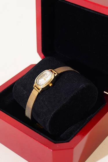 Mini Oval Çerçeveli Kadın Kol Saati Gold - Saat