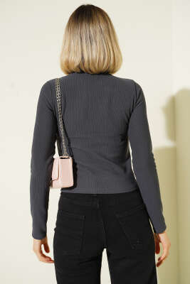 Mini Serpme Taşlı Bluz Füme - Yılın Fırsatı