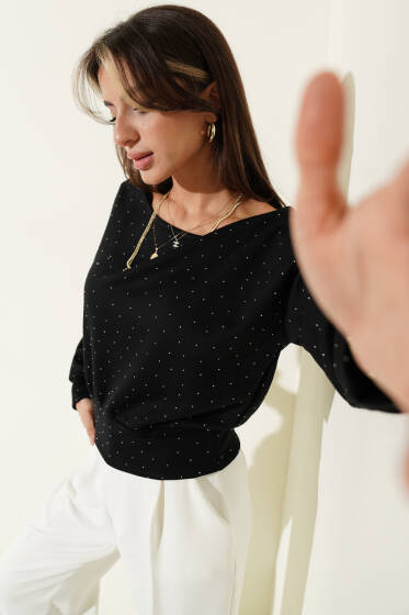 Mini Taşlı Kayık Yaka Bluz Siyah - Yılın Fırsatı