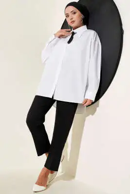 Mini Taşlı Sivri Yaka Gömlek Beyaz - Yılın Fırsatı