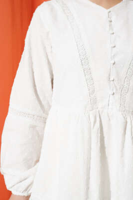 Minik Yarım Düğmeli Brodeli Tunik Beyaz - 500-700 TL Ürünler