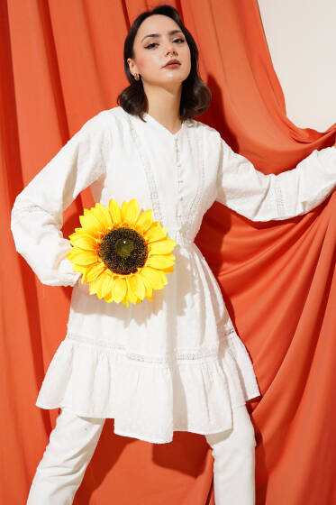 Minik Yarım Düğmeli Brodeli Tunik Beyaz - Gömlek