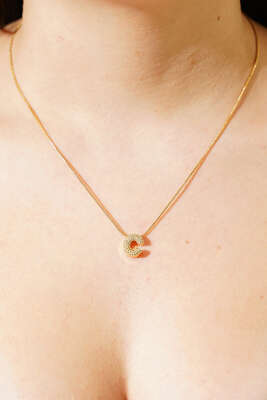 Modern C Harfi Taş İşlemeli Kolye Gold 