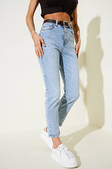 Mom Kemerli Kot Pantolon Açık Kar - Kadın Giyim Modelleri