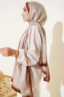 Monogram Desen Şerit Geçişli Şal Bej - Başörtüsü