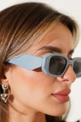 Morta Serisi Kalın Çerçeve Gözlük Gri - GÜNEŞ GÖZLÜĞÜ