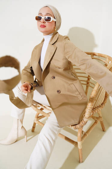 Pelerinli Kuşaklı Kısa Trençkot Latte - Trençkot