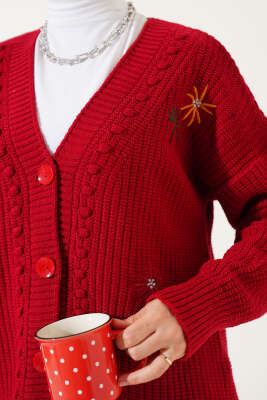 Nakış İşlemeli Düğmeli Triko Hırka Bordo - Triko Hırka