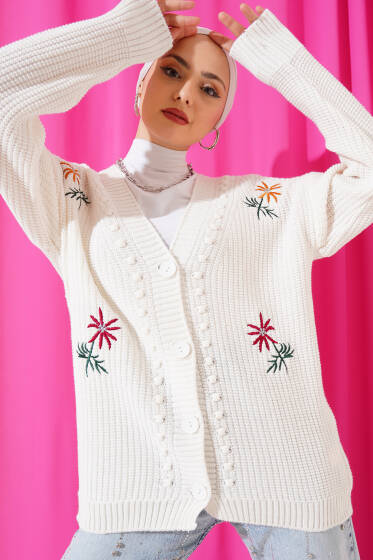 Nakış İşlemeli Düğmeli Triko Hırka Ekru - Hırka