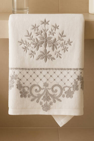 Nakış İşlemeli Kutulu El Yüz Havlusu Gümüş - El Havlusu