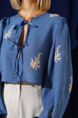 Nakış İşlemeli Önü Bağlamalı Bluz İndigo - Kadın Giyim Modelleri