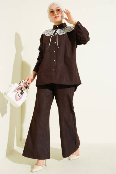 Nakışlı Bebe Yaka Düğmeli İkili Takım Kahve - İkili Takım