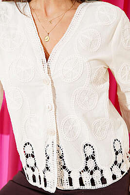 Nakışlı Düğmeli Yarım Kol Gömlek Bej - Kadın Giyim Modelleri