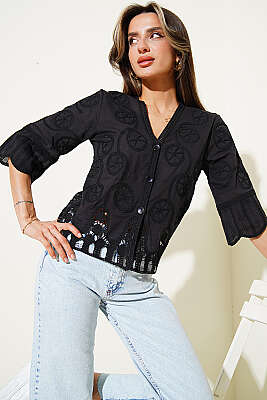 Nakışlı Düğmeli Yarım Kol Gömlek Siyah - Kadın Giyim Modelleri