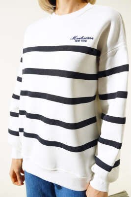 Nakışlı Şeritli Üç İplik Sweatshirt Ekru - Kadın Giyim Modelleri