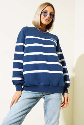 Nakışlı Şeritli Üç İplik Sweatshirt Lacivert - Kadın Giyim Modelleri