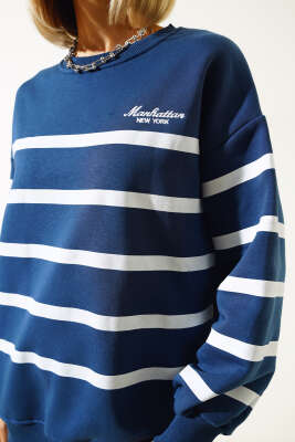 Nakışlı Şeritli Üç İplik Sweatshirt Lacivert - Kadın Giyim Modelleri