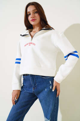 New York Baskılı Üç İplik Kısa Sweatshirt Ekru - Kadın Giyim Modelleri