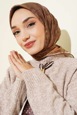 Nostaljik Motifli Eşarp Kum Bej 