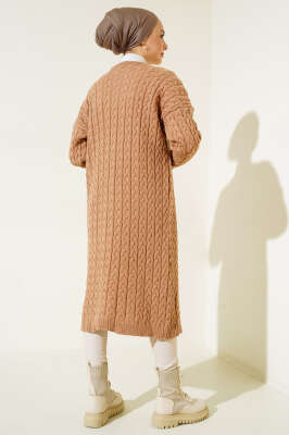 Düğmeli Uzun Triko Hırka Büsküvi - Triko Hırka