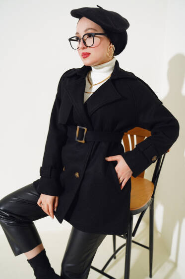 Omuz Apoletli Kuşaklı Kısa Kaşe Kaban Siyah - Kaban