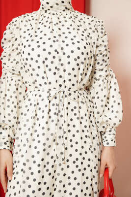 Omuz Büzgülü Puantiyeli Şifon Elbise Bej Siyah - Elbise