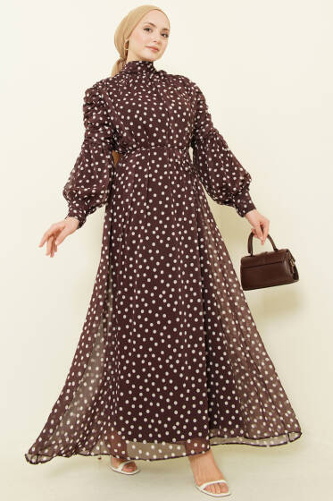 Omuz Büzgülü Puantiyeli Şifon Elbise Kahve - Elbise
