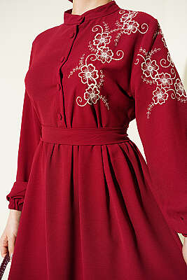 Omuz Çiçek Nakışlı Düğmeli Elbise Bordo - Elbise