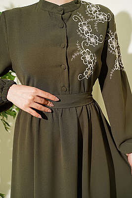 Omuz Çiçek Nakışlı Düğmeli Elbise Haki - Elbise