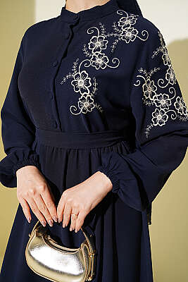 Omuz Çiçek Nakışlı Düğmeli Elbise Lacivert - Elbise