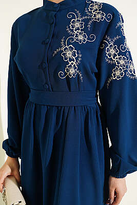 Omuz Çiçek Nakışlı Düğmeli Elbise Petrol - Elbise