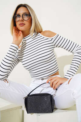 Omuz Detaylı Çizgili Bluz Beyaz - Kadın Giyim Modelleri