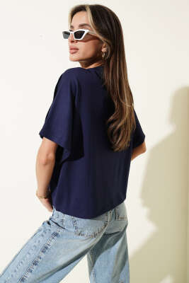 Omuz Detaylı T-shirt Lacivert - Kadın Giyim Modelleri