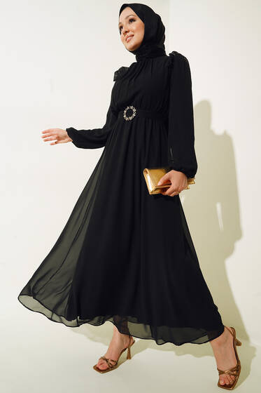 Omuz Fırfır Detaylı Taşlı Kuşaklı Şifon Elbise Siyah - Tesettür Elbise